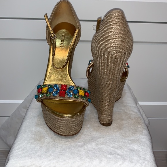 Gucci Gold wedge sandals with colorful stones - Picture 2 of 4
